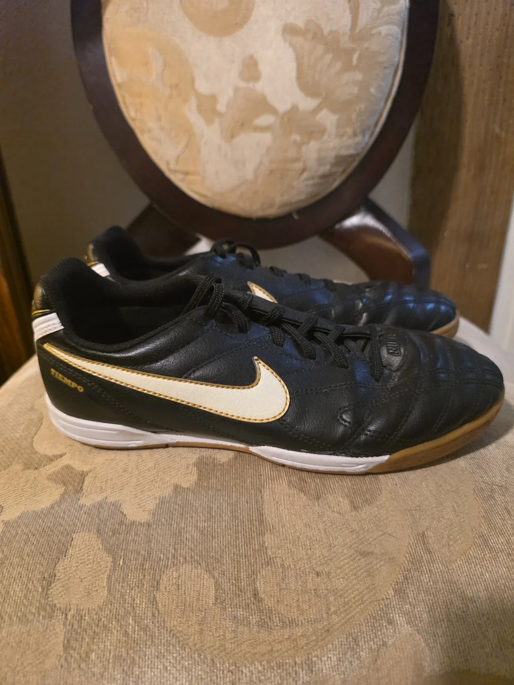 Nike Men's Black & White Indoor Soccer Shoes